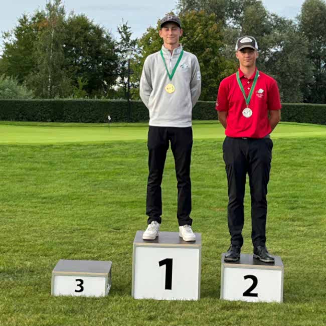 AK16 Jungen: Julian Schwarz, Ole Roßkopf (v.l.)