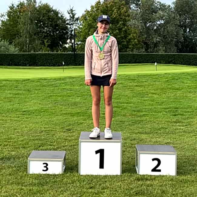 AK12 Mädchen: Emma Scheuer